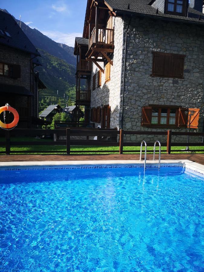 Residencial Valle De Benasque Exterior foto
